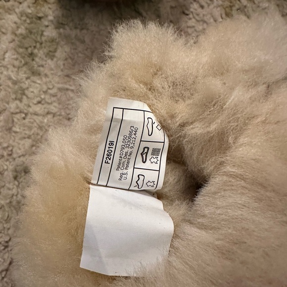 UGG Bailey Bow II Boot - Toddler 6 - Picture 9 of 12